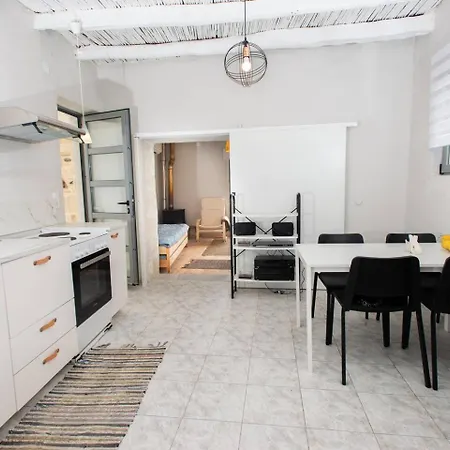 Schefflera Apartment, With Mountain View Kouses